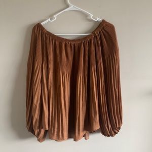 SOLD ELSEWHERE! No longer available! Wishlist Apparel top size small